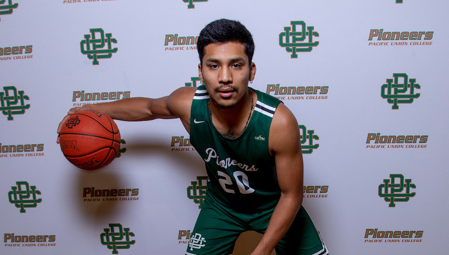 Men's Basketball Falls to Menlo