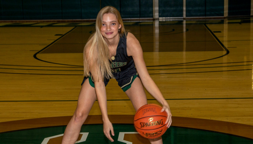 Pioneers Basketball Players Lead in Cal Pac