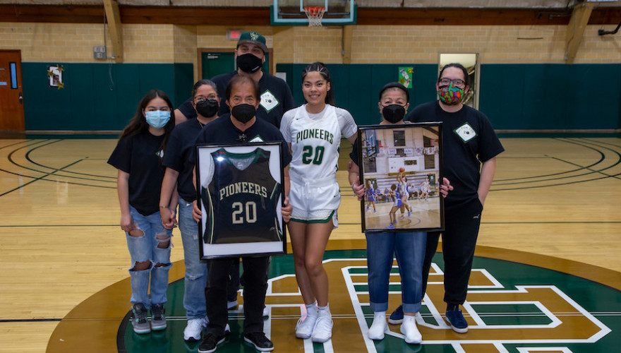Women's Basketball Finishes Season