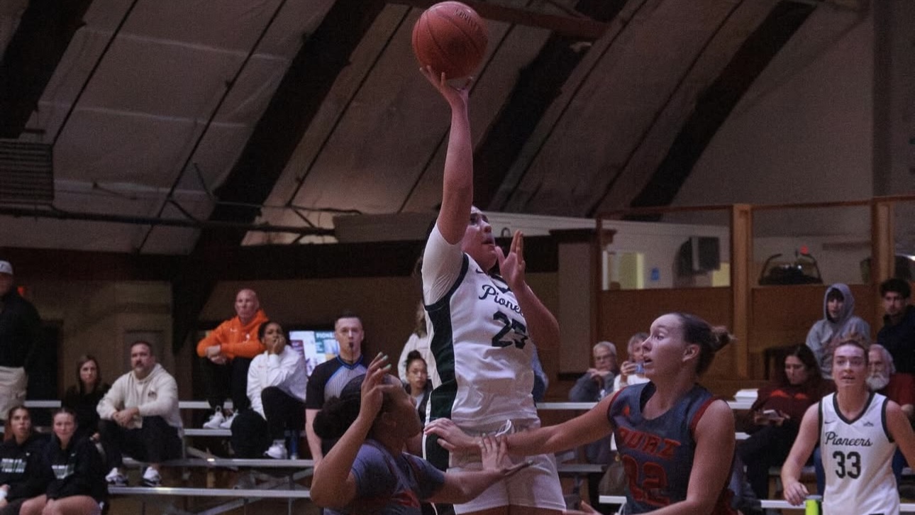 Pioneers Battle Shorthanded Against Ottawa University