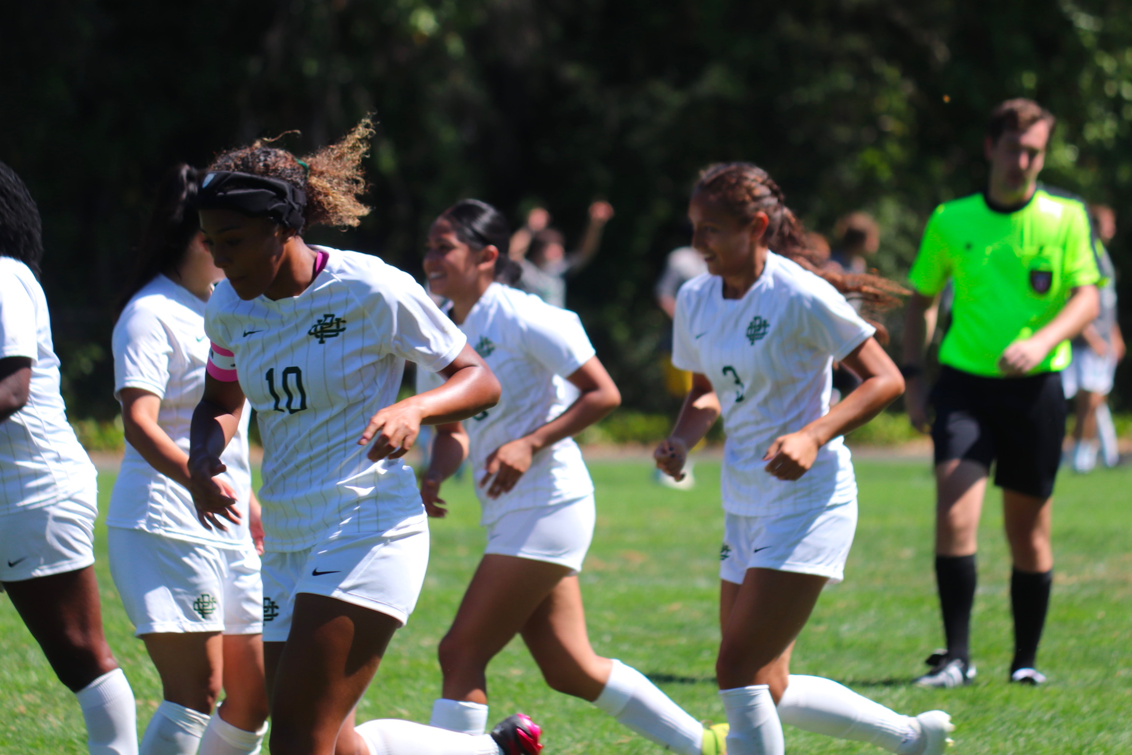 Mia del Muro and Bella Cervantes Shine as PUC's Women's Soccer Secures Impressive 7-3 Victory